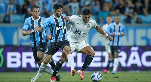 Brasileirão: Grêmio aproveita vacilo e vence Atlético-MG na estreia