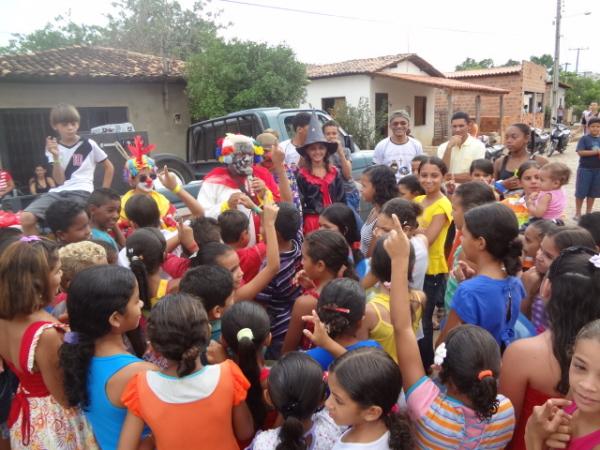 Palha&ccedil;o Carrapeta comemora o Dia das Crian&ccedil;as. (Imagem:FlorianoNews)