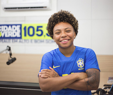 Valéria é convocada e inicia treinos com Adriana na seleção