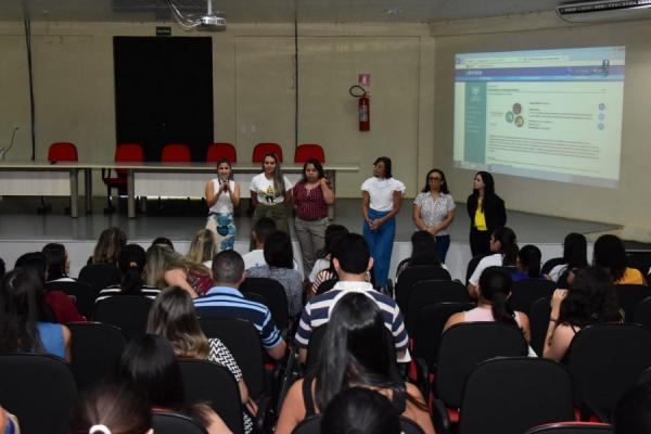Profissionais de saúde participam de capacitação para cuidados com pacientes com reações hansênicas