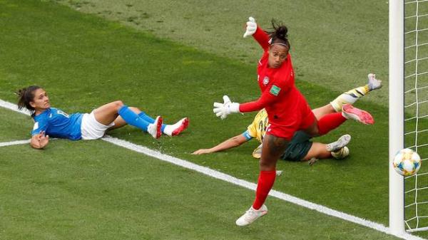 B&aacute;rbara em a&ccedil;&atilde;o durante Austr&aacute;lia x Brasil.(Imagem:Reuters)