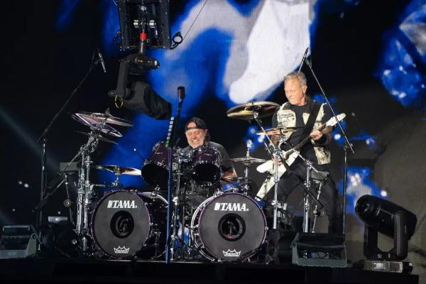 Metallica anuncia novo álbum e turnê mundial para 2023
