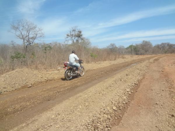 Prefeitura visita obras de recupera&ccedil;&atilde;o em estradas.(Imagem:FlorianoNews)