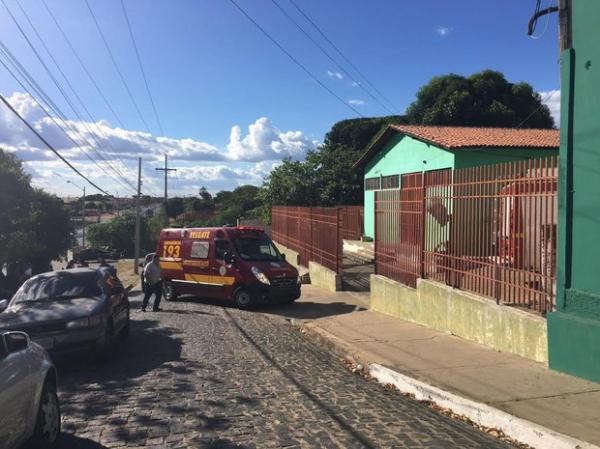Presos queimam colchões e fazem rebelião em presídio do PI