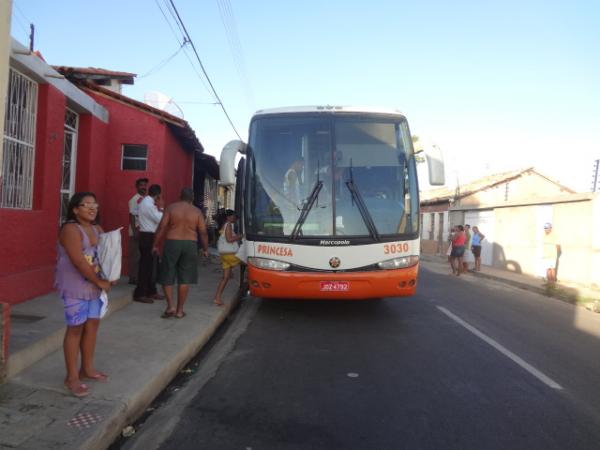 Romeiros florianenses viajam para Canind&eacute; e Juazeiro.(Imagem:FlorianoNews)