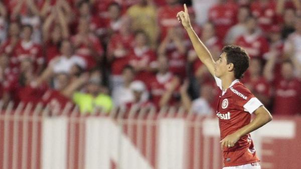 Oscar brilhou com gol e muita disposi&ccedil;&atilde;o em campo.(Imagem: EFE)