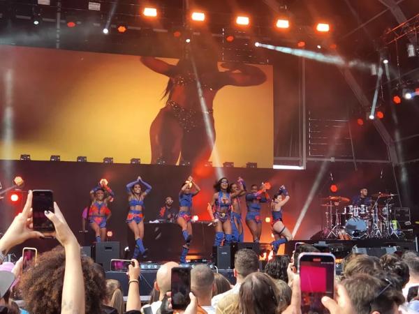 MC Rebecca faz baile funk no Rock in Rio Lisboa: Isso aqui é Brasil