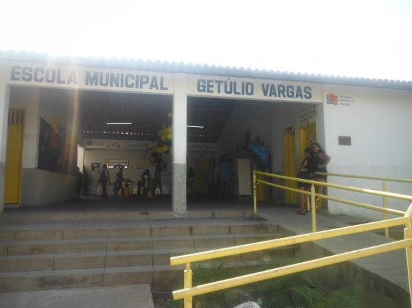 E. M. Get&uacute;lio Vargas realizou I Feira de Conhecimento.(Imagem:FlorianoNews)