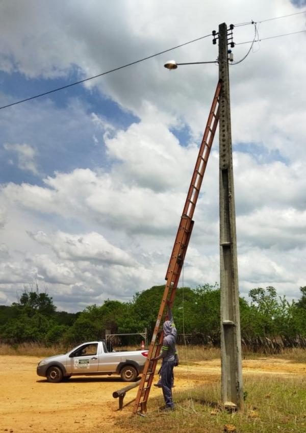 Infraestrutura recupera iluminação pública em onze localidades rurais de Floriano