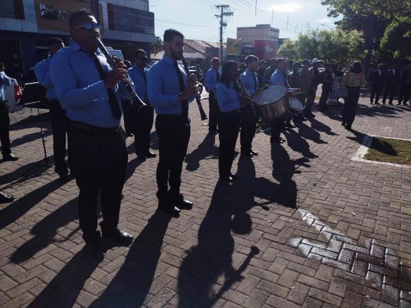 Floriano celebra 126 anos de emancipa&ccedil;&atilde;o pol&iacute;tica com hasteamento das bandeiras e missa em a&ccedil;&atilde;o de gra&ccedil;as(Imagem:FlorianoNews)