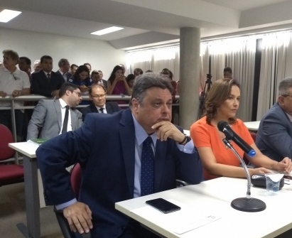 Requerimentos pedem melhorias no trânsito e nas estradas