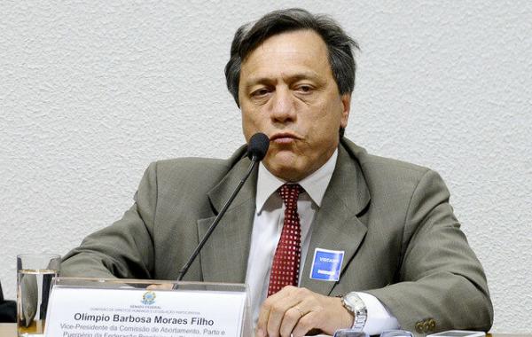 Diretor de hospital onde menina fez aborto legal foi excomungado