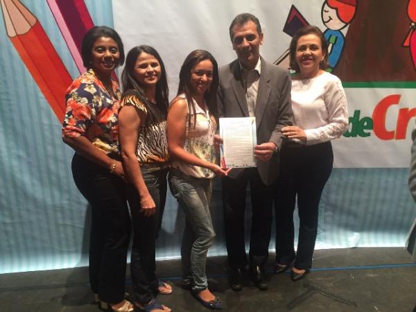 Floriano é premiada pelo Programa Palavra de Criança e recebe certificação