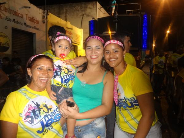 8&ordf; Marcha para Jesus leva multid&atilde;o &agrave;s ruas de Floriano.(Imagem:FlorianoNews)