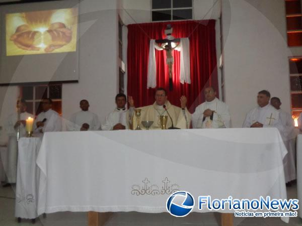 Padre Nilfr&acirc;nio toma posse na Par&oacute;quia Senhora Sant'Ana em Floriano.(Imagem:FlorianoNews)