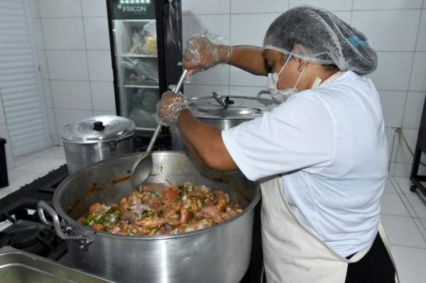 Restaurante Popular do Piauí serve 2 mil refeições em 48h na Santa Maria da Codipi