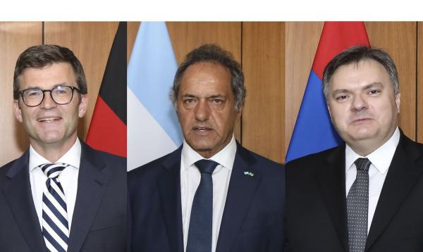 Bolsonaro recebe credenciais de três novos embaixadores no Brasil