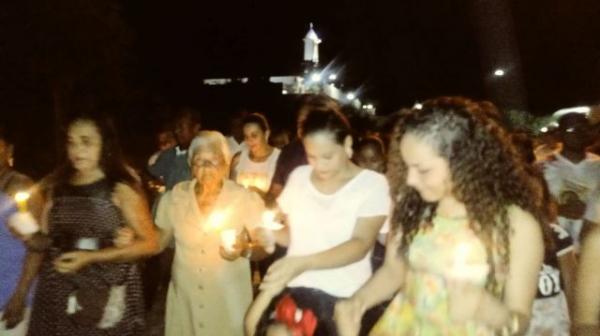 Festejo de Nossa Senhora do Desterro &eacute; encerrado com prociss&atilde;o e missa em Floriano.(Imagem:FlorianoNews)