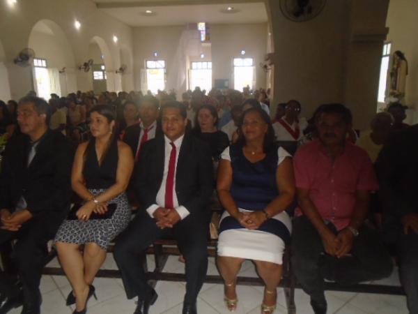 Reeleito, Gleydson Resende toma posse como prefeito de Bar&atilde;o de Graja&uacute;.(Imagem:FlorianoNews)