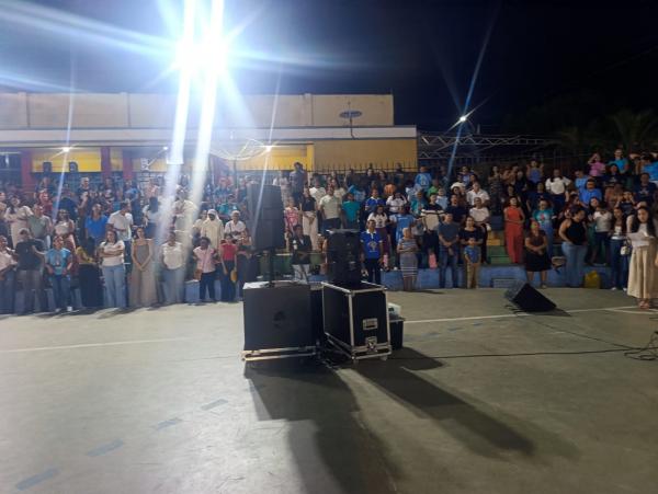 Encerramento do Festejo de Nossa Senhora das Gra&ccedil;as re&uacute;ne fi&eacute;is em prociss&atilde;o de f&eacute; e gratid&atilde;o em Floriano(Imagem:FlorianoNews)