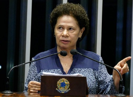 Regina volta a defender vaga do Senado e diz que governador é quem decidirá