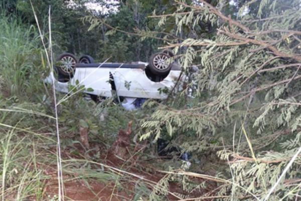 Mulher morre e marido escapa ileso em acidente na BR-135.(Imagem:Reporteralessandroguerra)