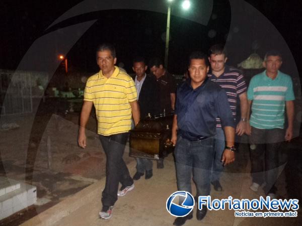 Emo&ccedil;&atilde;o e como&ccedil;&atilde;o marca sess&atilde;o especial e sepultamento do Secret&aacute;rio Gonzaga Carvalho. (Imagem:FlorianoNews)
