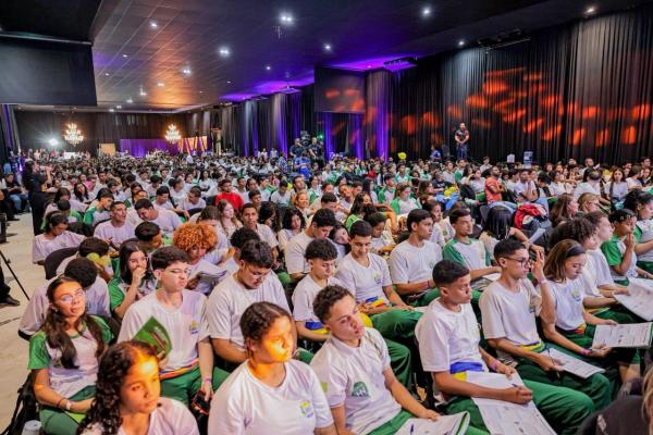 Pr&eacute;-Enem Seduc Day re&uacute;ne mil estudantes e refor&ccedil;a compromisso do Piau&iacute; com a educa&ccedil;&atilde;o p&uacute;blica(Imagem:Gabriel Paulino)