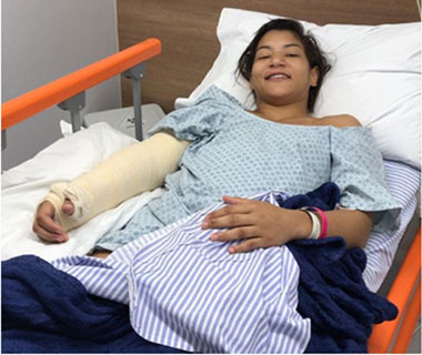 Em São Paulo, Sarah passa por cirurgia no cotovelo e está bem