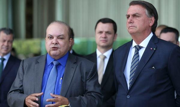 Bolsonaro recebe apoio do governador reeleito do Distrito Federal