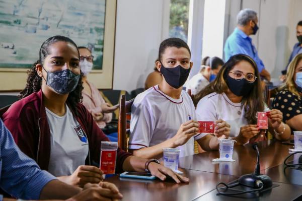 Ação pioneira no país garante conectividade aos alunos das escolas estaduais