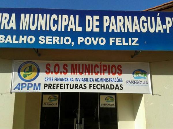 Municípios intensificam demissões e contenção de gastos por queda de recursos