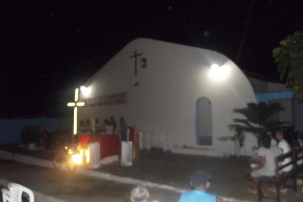 Prociss&atilde;o encerra festejo de Santa Cruz dos Milagres em Floriano.(Imagem:FlorianoNews)