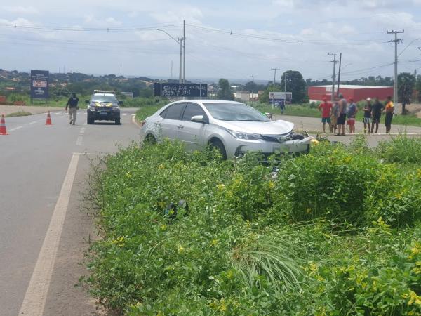 Pastor morre ap&oacute;s colis&atilde;o entre carro e motocicleta na BR-230 em Floriano.(Imagem:Divulga&ccedil;&atilde;o/PRF)