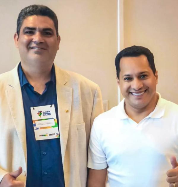 Prefeito Gleydson Resende recebe lideran&ccedil;as e refor&ccedil;a compromisso com o di&aacute;logo e o desenvolvimento(Imagem:Reprodu&ccedil;&atilde;o/Instagram)