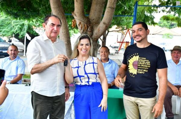  Conselho Tutelar recebe ve&iacute;culo 0 km para auxiliar no atendimento &agrave;s crian&ccedil;as e adolescentes.(Imagem:Secom)