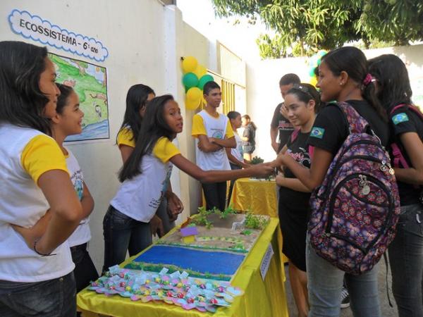 Realizada 2&ordf; Feira de Ci&ecirc;ncias da Escola Mega de Floriano.(Imagem:FlorianoNews)