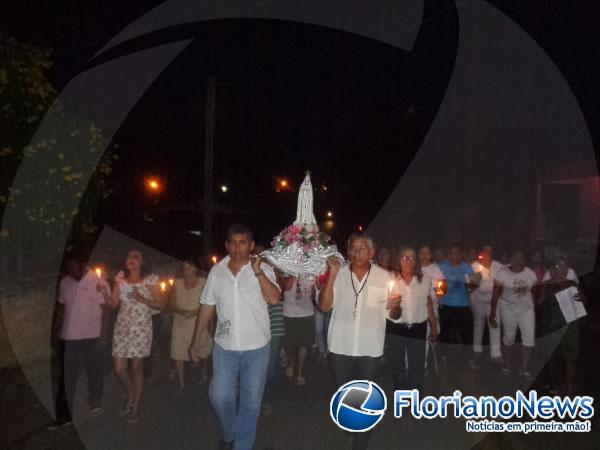 Devotos participam da prociss&atilde;o de Nossa Senhora de F&aacute;tima em Floriano.(Imagem:FlorianoNews)