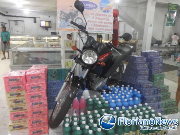 Teresina Supermercado realizou sorteio de uma moto Factor 0 km.(Imagem:FlorianoNews)