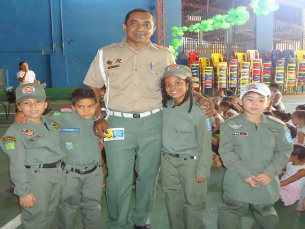 Escola Pequeno Pr&iacute;ncipe realizou a&ccedil;&otilde;es educativas em comemora&ccedil;&atilde;o &agrave; Semana Nacional de Tr&acirc;nsito.(Imagem:EPP)