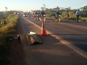 Idoso morre após ser atropelado por moto em avenida