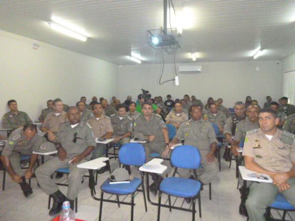 SSP-PI realiza curso de capacitação para policiais que atuarão no Carnaval de Floriano