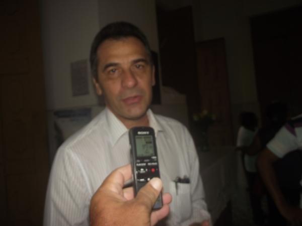 Prefeito Gilberto J&uacute;nior(Imagem:FlorianoNews)