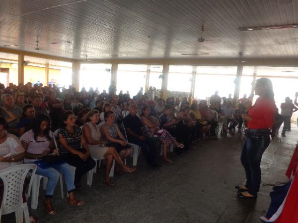 Em assembleia, educa&ccedil;&atilde;o recusa parcelamento de reajuste do piso e deflagra greve.(Imagem:FlorianoNews)