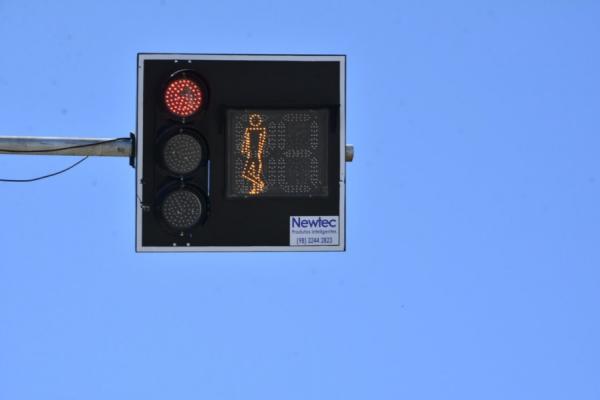 SUTRAN implanta sem&aacute;foros de LED em Floriano(Imagem:Secom)