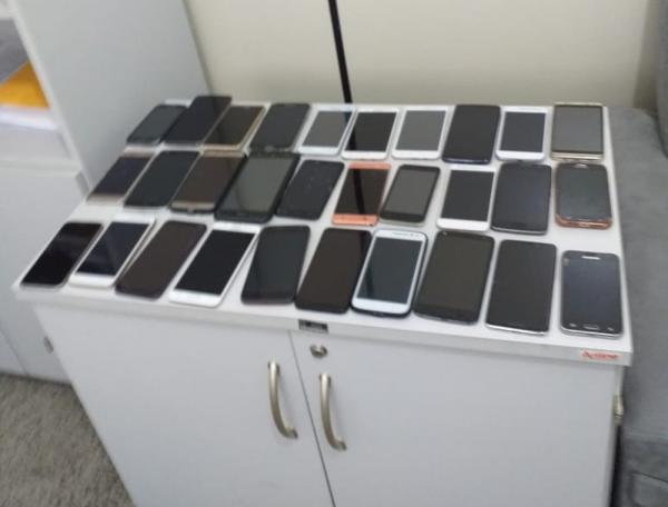Polícia localiza 60 celulares roubados em Teresina e devolve às vítimas; veja como recuperar