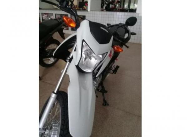 Motocicleta rec&eacute;m retirada da concession&aacute;ria &eacute; roubada em Floriano.(Imagem:Arquivo pessoal)