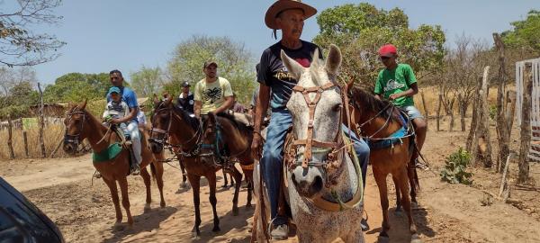 Realizada a tradicional cavalgada do vaqueiro 2021