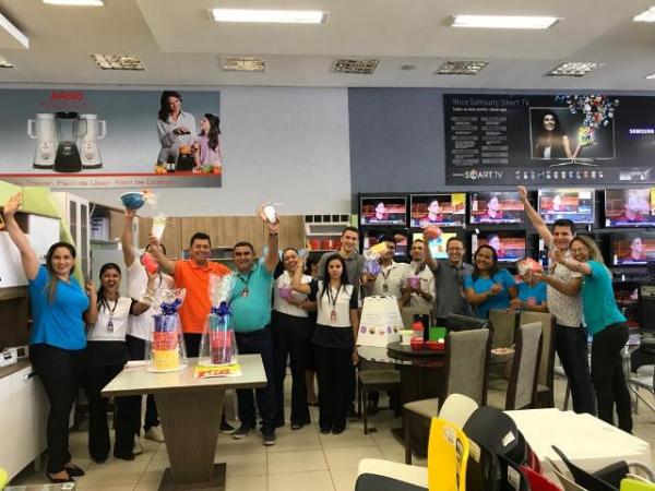 Armazém Paraíba de Floriano realiza sorteio de produtos Tupperware