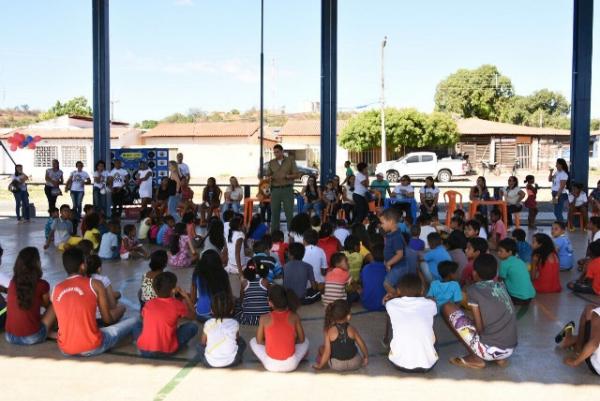 Manhã recreativa reúne crianças assistidas pelo CRAS de Floriano